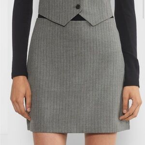 Aritzia Wilfred color H Dark Grey/Coal Grey Classic Mini Skirt